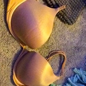 Nude Victoria’s Secret 34C push up